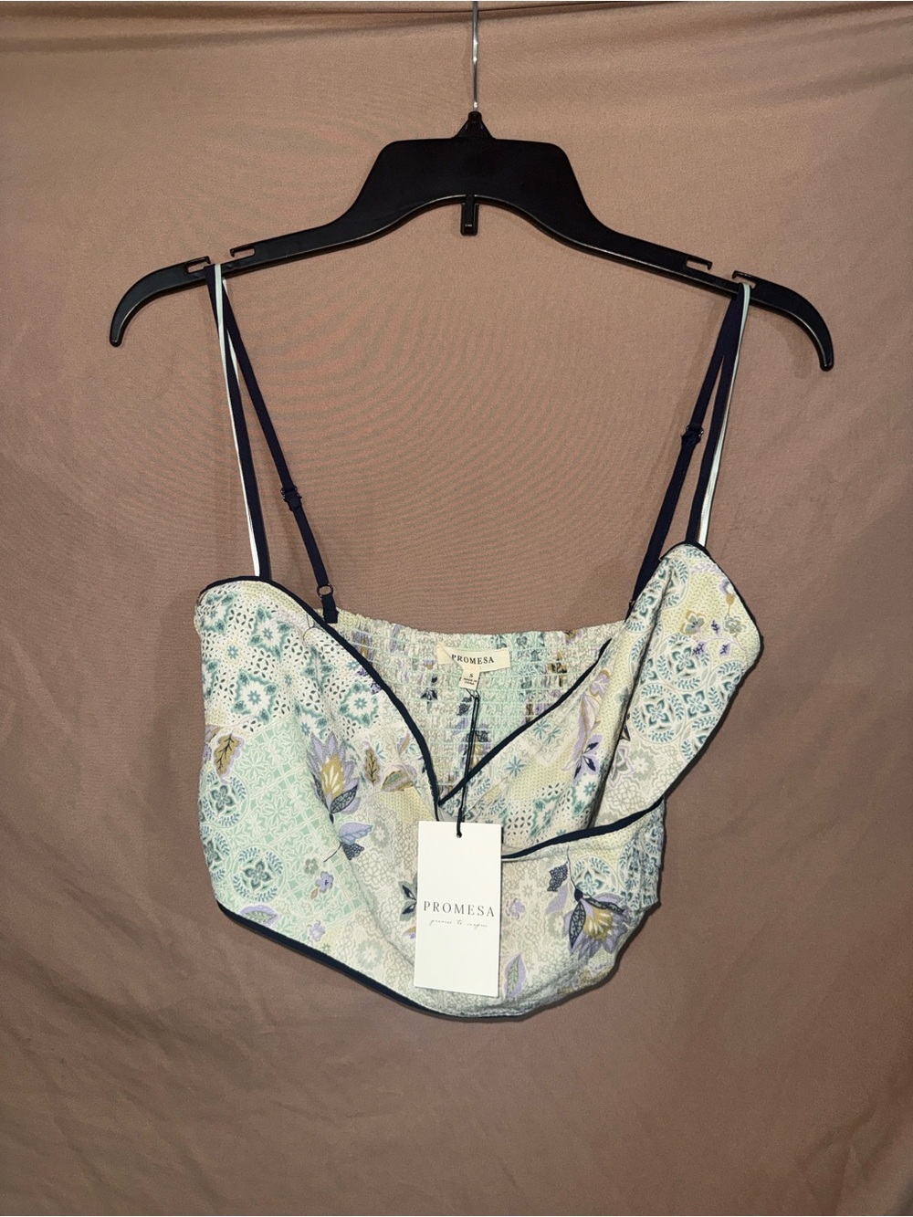 NWT Women’s Promesa Pastel Floral Cropped Cami with Navy Trim